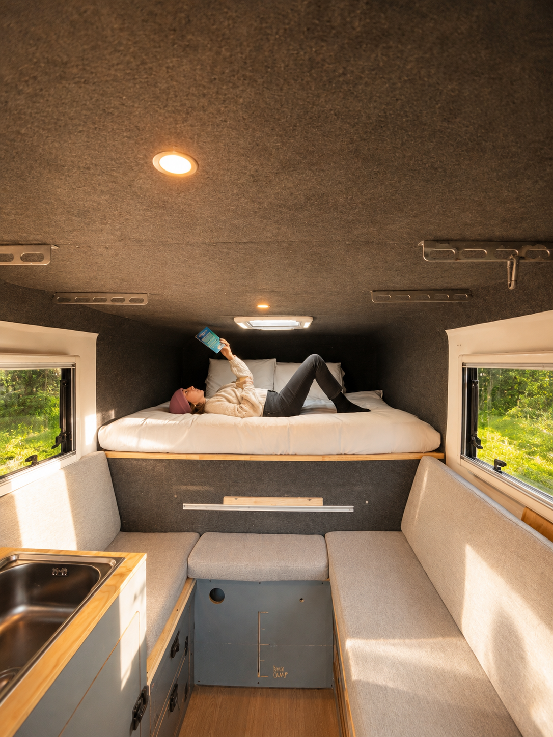 Nomads L Interior